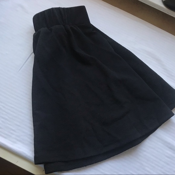 Black skirt - Picture 2 of 4